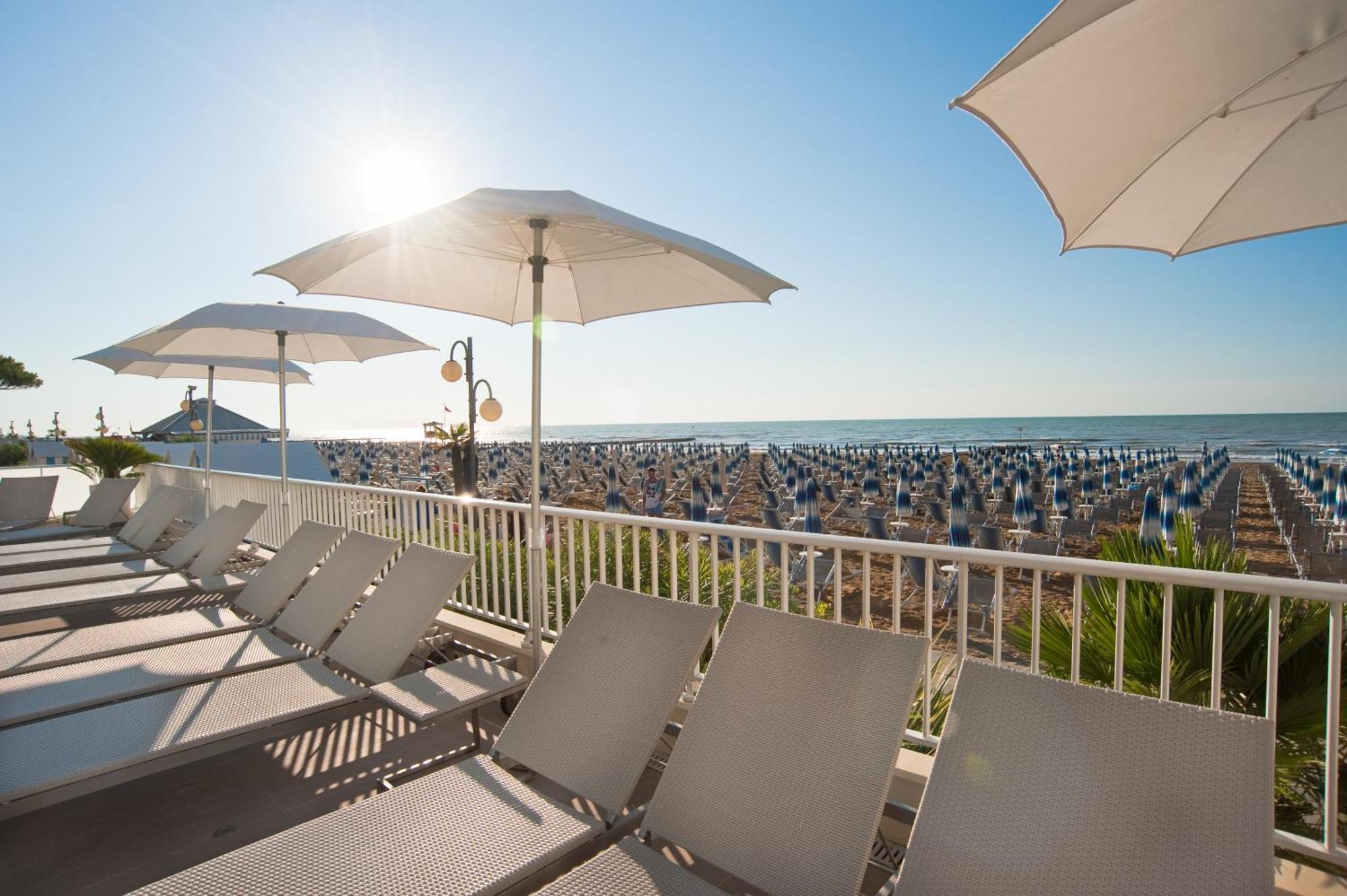 Hotel Canarie Lido di Jesolo Esterno foto
