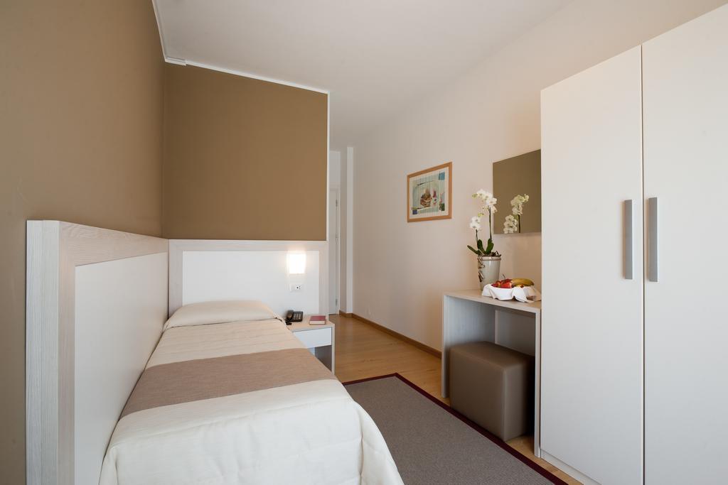 Hotel Canarie Lido di Jesolo Esterno foto
