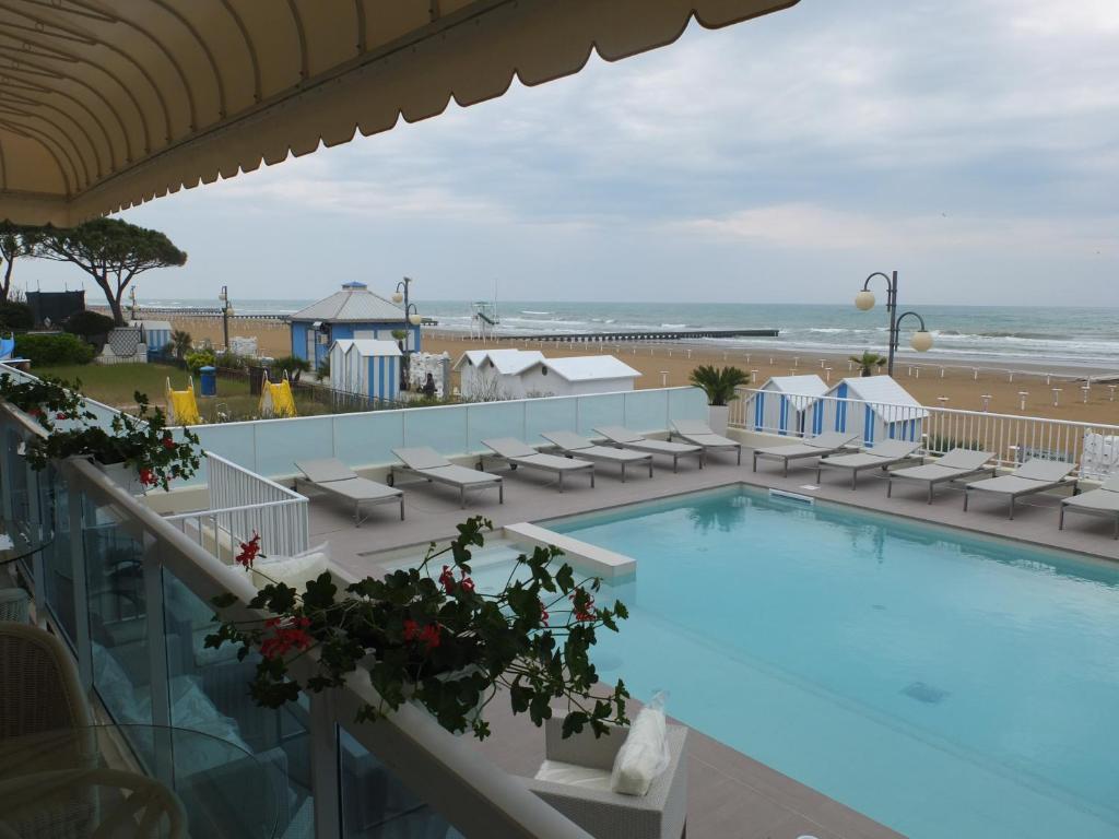 Hotel Canarie Lido di Jesolo Esterno foto